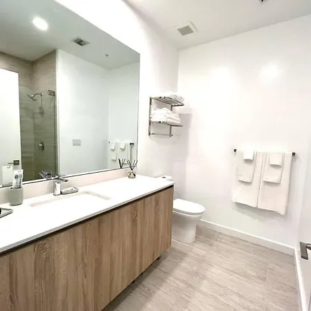 Sleek 2Bd 2Ba Condo In Miami Design District Exterior photo